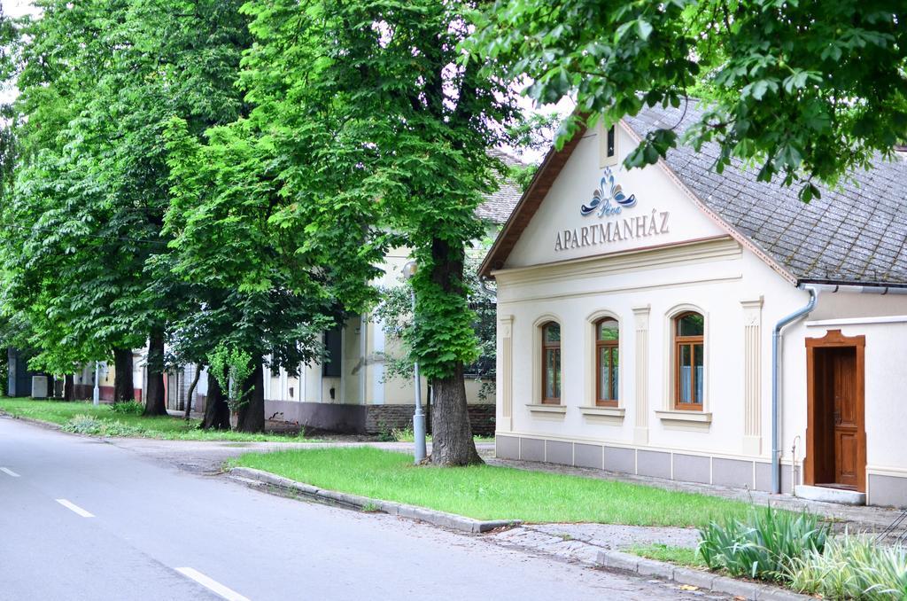 Pava Apartmanhaz Makó 外观 照片