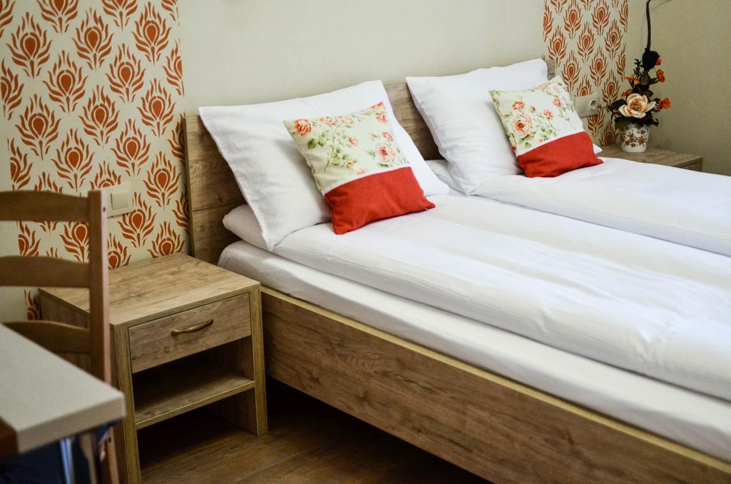 Pava Apartmanhaz Makó 外观 照片